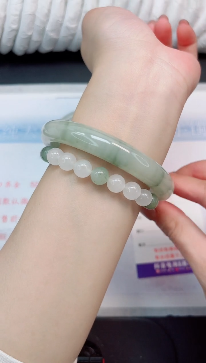 【闪购商品】石英质玉手镯未镶嵌218-64.7