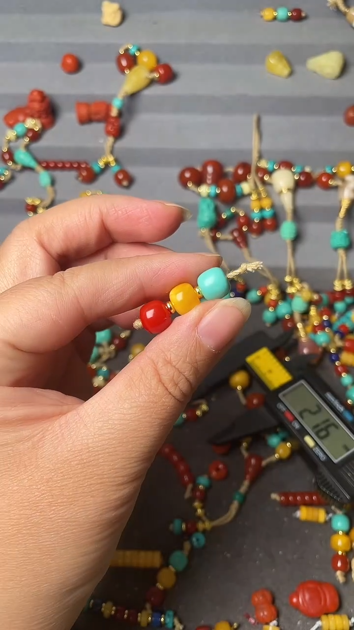 裸石蜜蜡未镶嵌8红绿灯