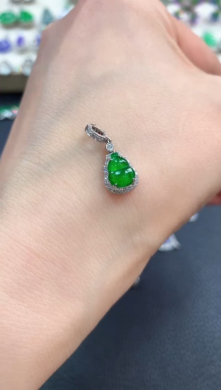 【闪购商品】翡翠吊坠(不含链)18K金镶嵌m30       