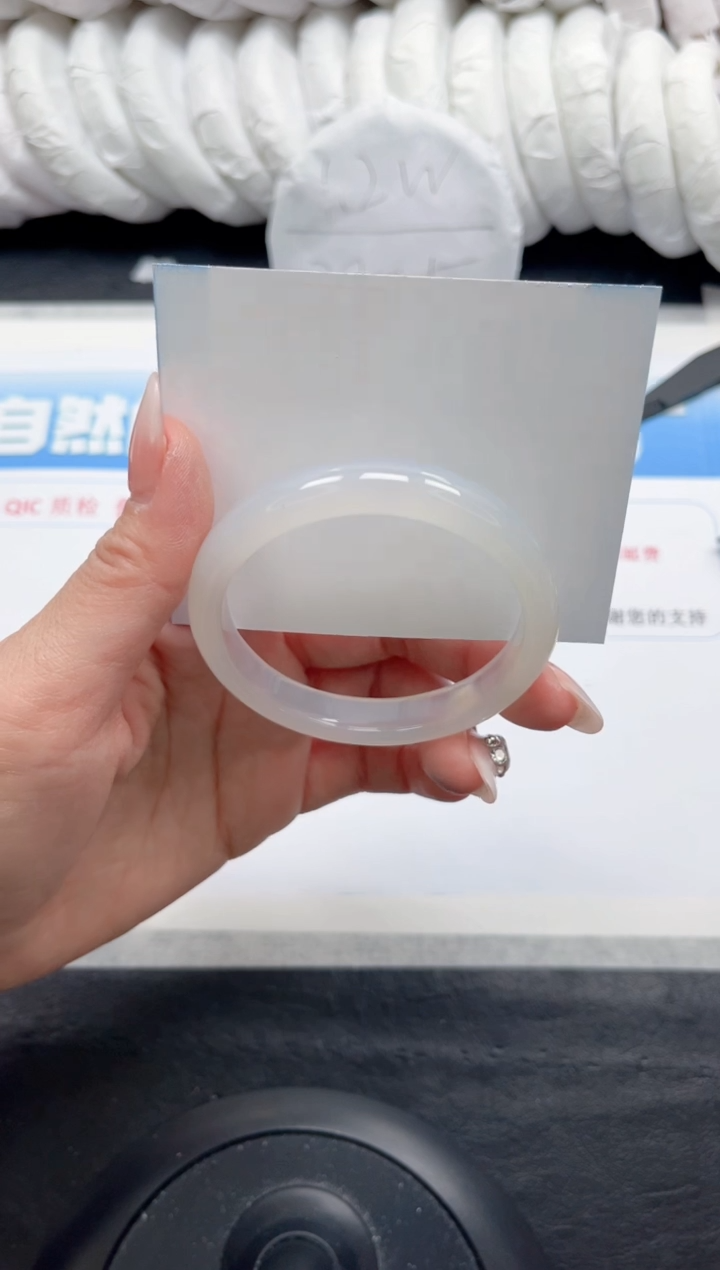 【闪购商品】石英质玉手镯未镶嵌194-52.6