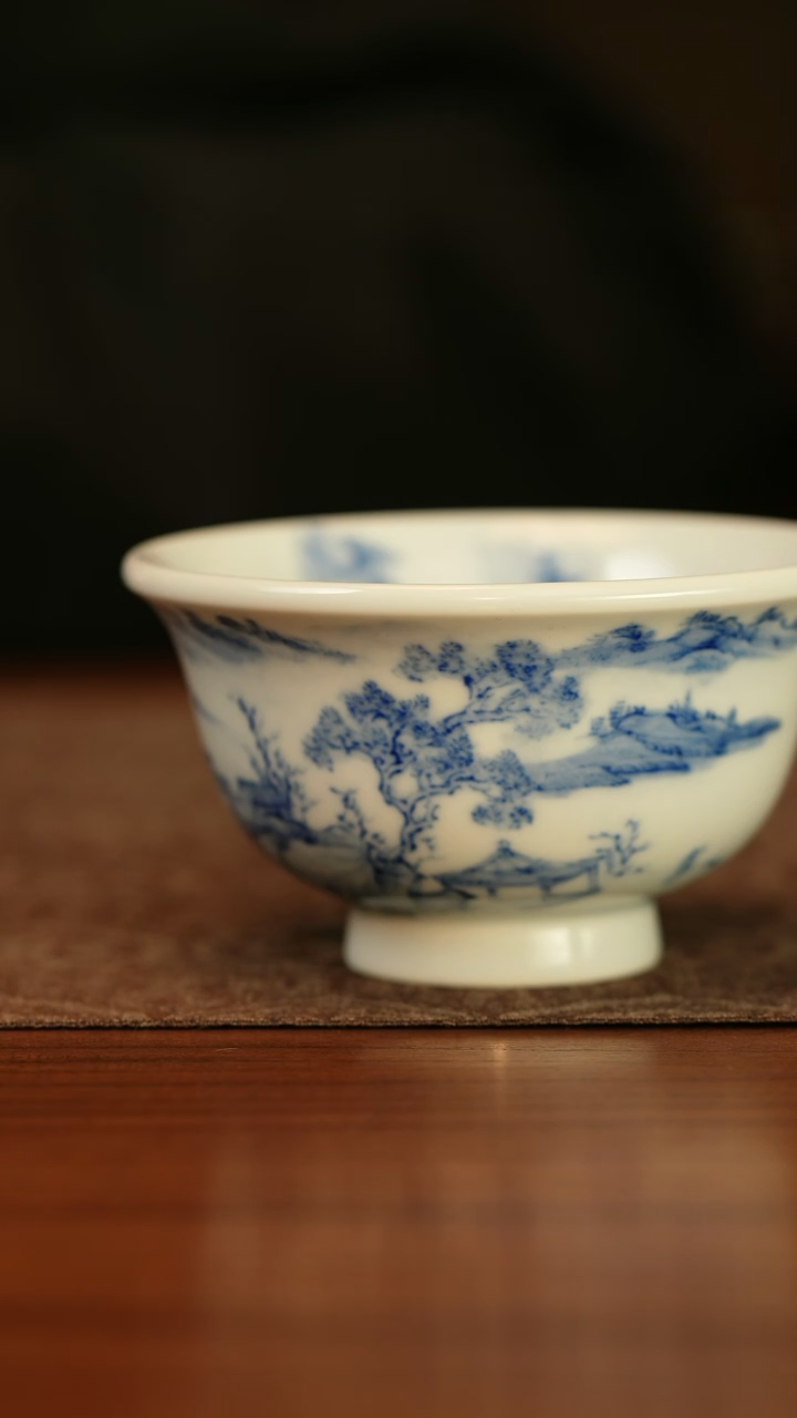 【闪购商品】垂虹万方青花柴窑山水压手杯