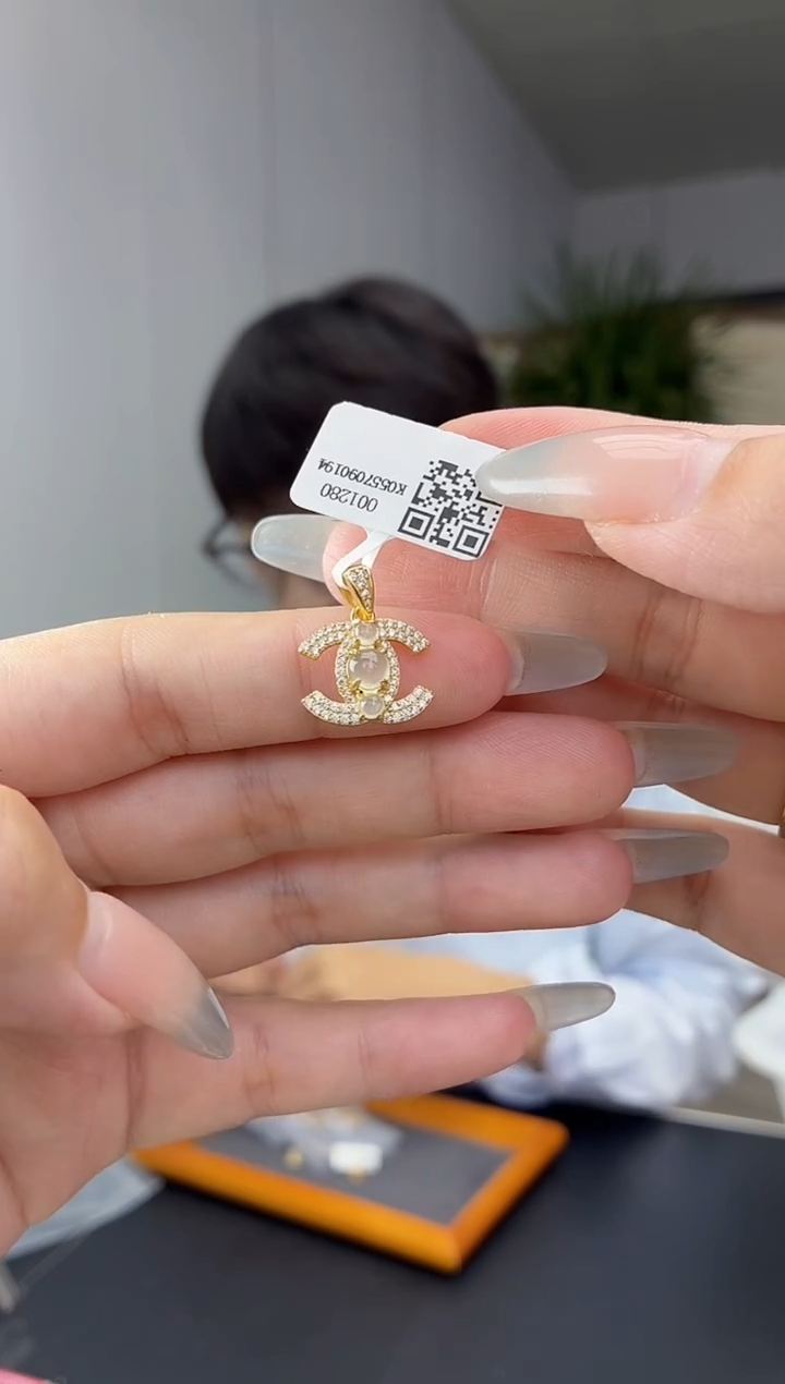 颈饰银S925镶嵌翡翠1111111111