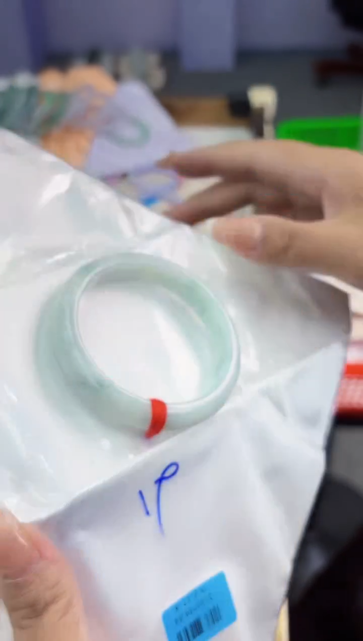 【闪购商品】翡翠手镯未镶嵌翡翠手镯