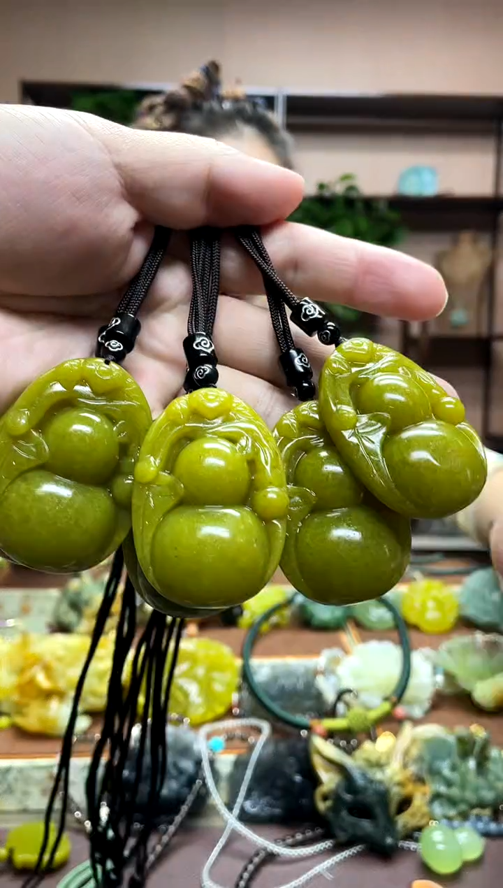 未镶嵌岫玉吊坠多样性发货发其中之一