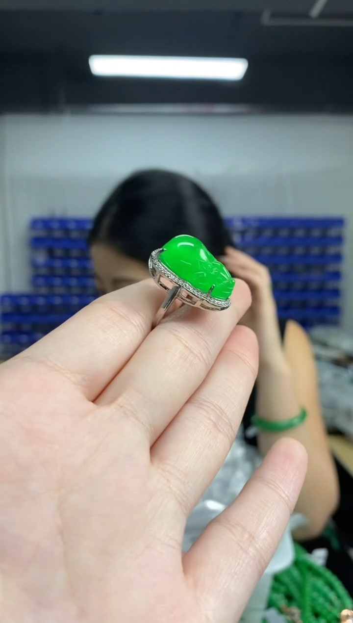未镶嵌戒指翡翠多样性发其一颜色微差