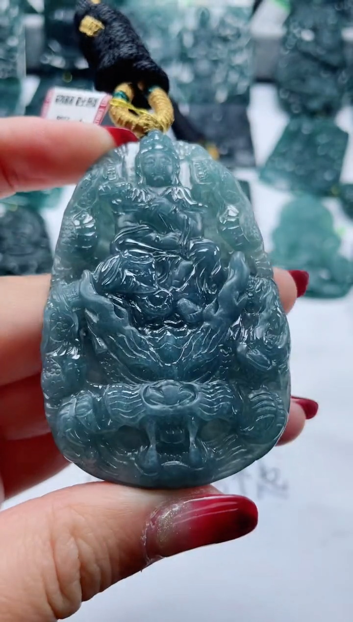 【闪购商品】翡翠颈饰未镶嵌                