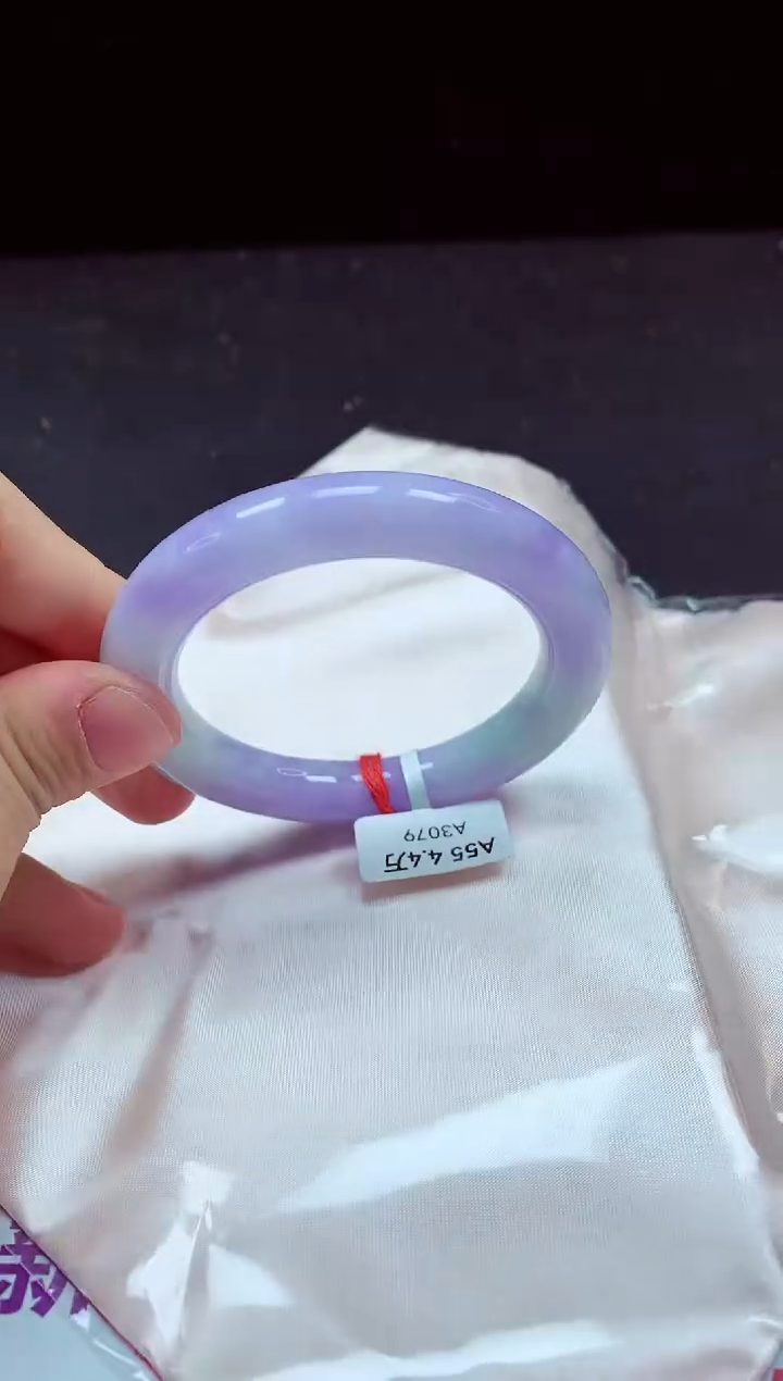 【闪购商品】翡翠手镯未镶嵌镯子55+