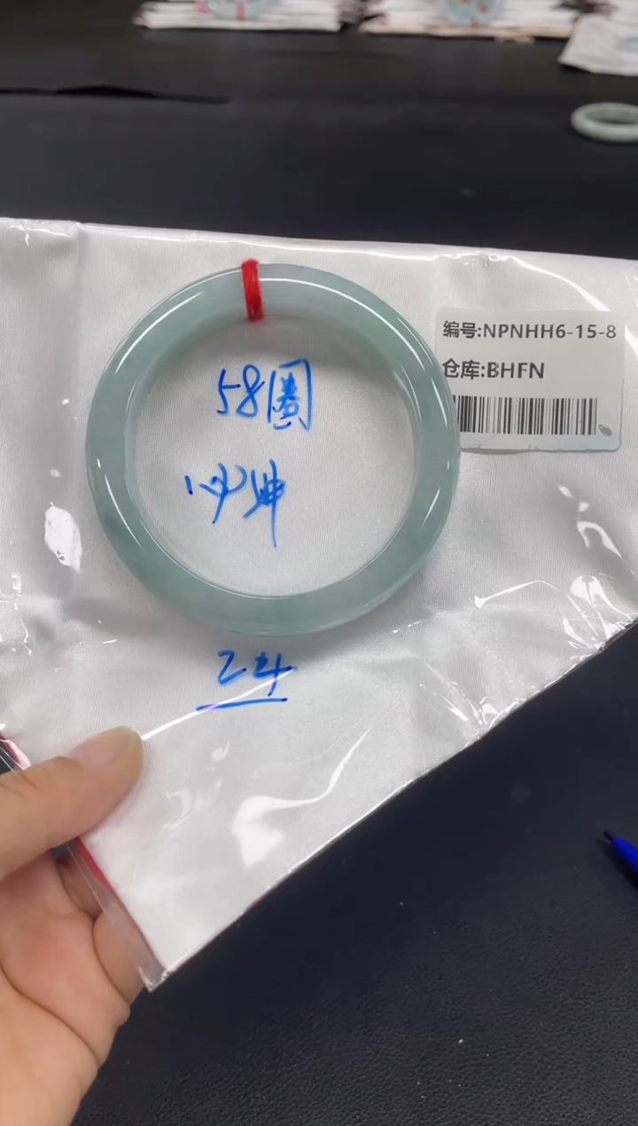未镶嵌手镯翡翠翡翠手镯