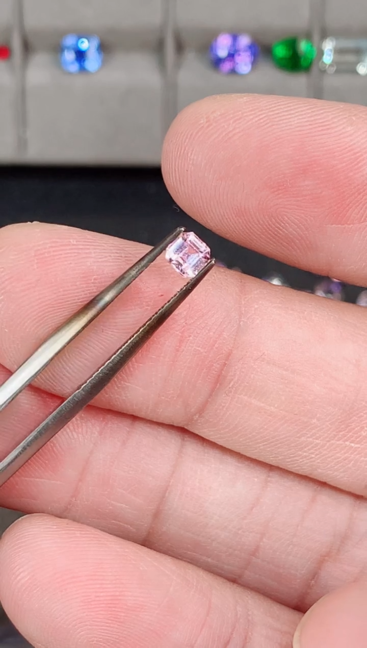 【闪购商品】蓝宝石裸石未镶嵌0.39茶谈无烧蓝宝