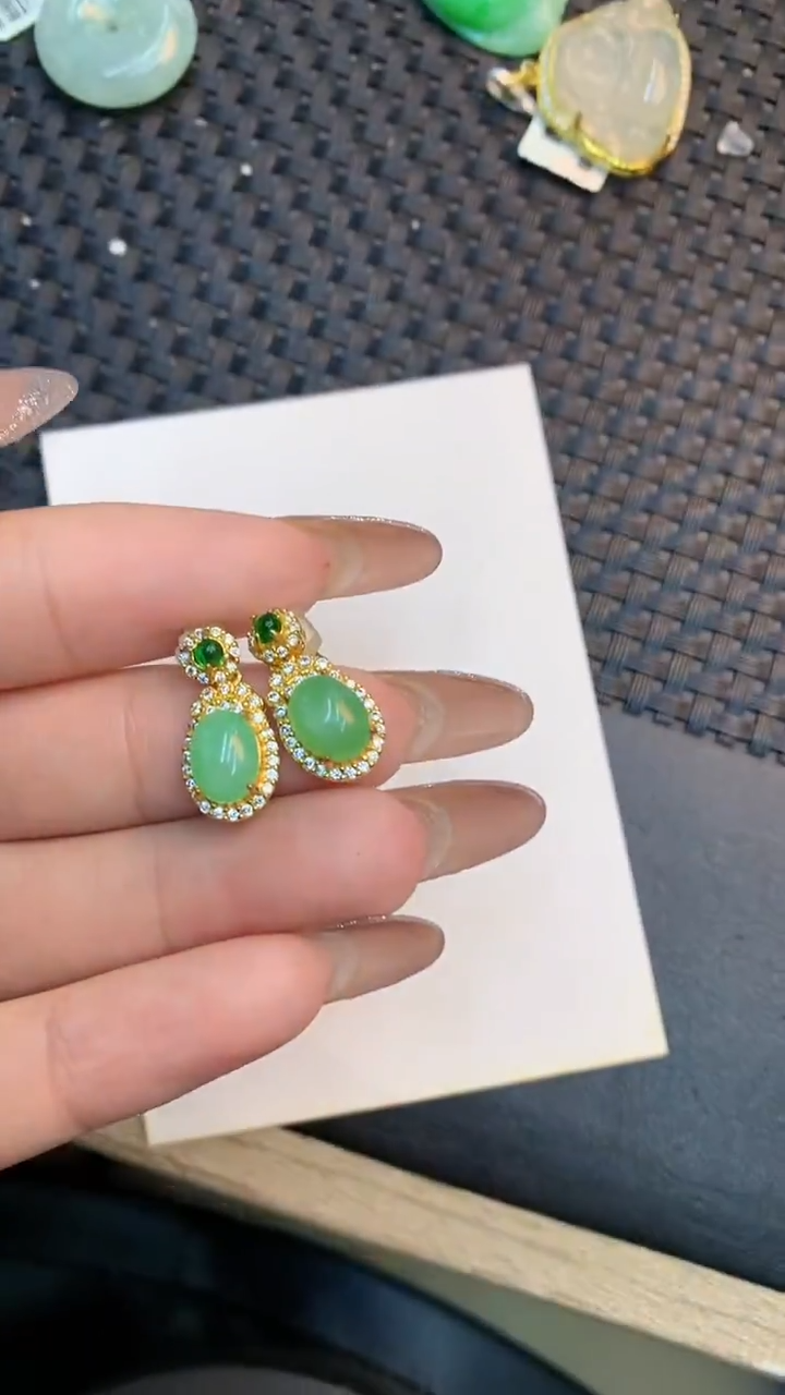 颈饰未镶嵌翡翠1