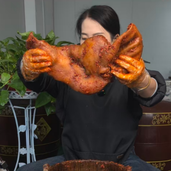 猪头腌肉贵州腌鱼榕江特产纯手工制腌酸鱼肉农家暗肉俺肉淹制美食