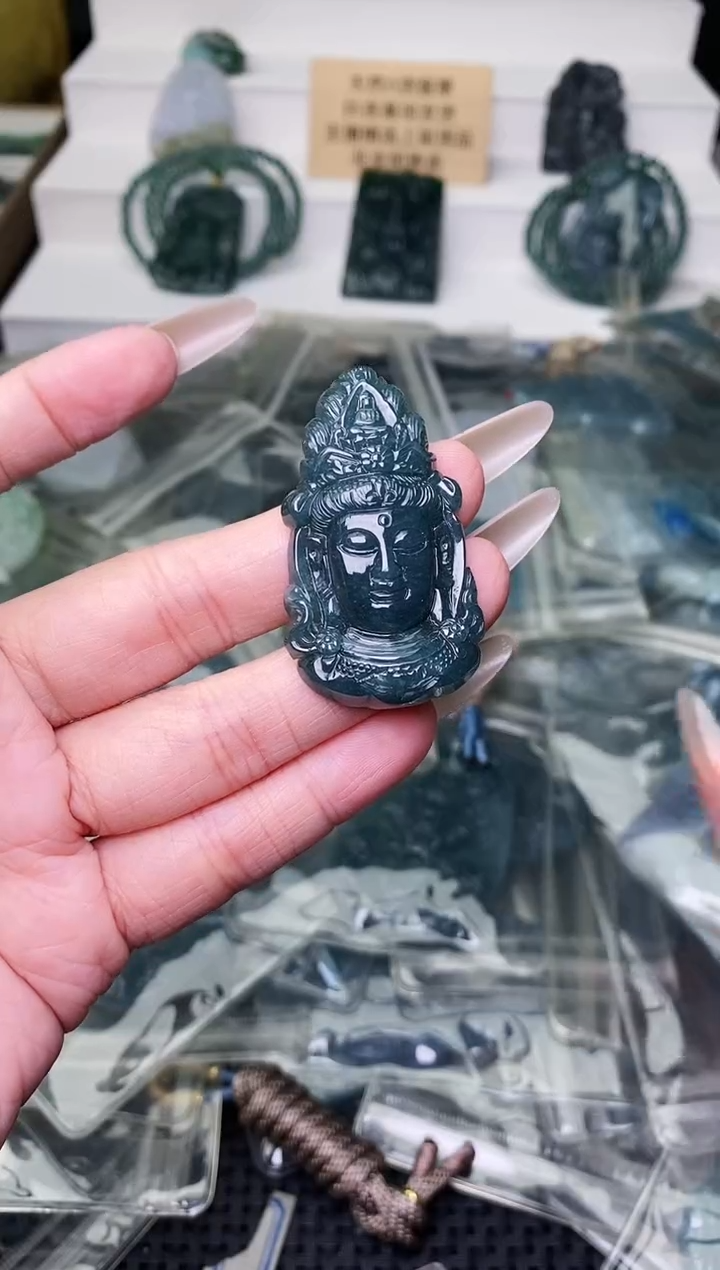 颈饰未镶嵌翡翠1