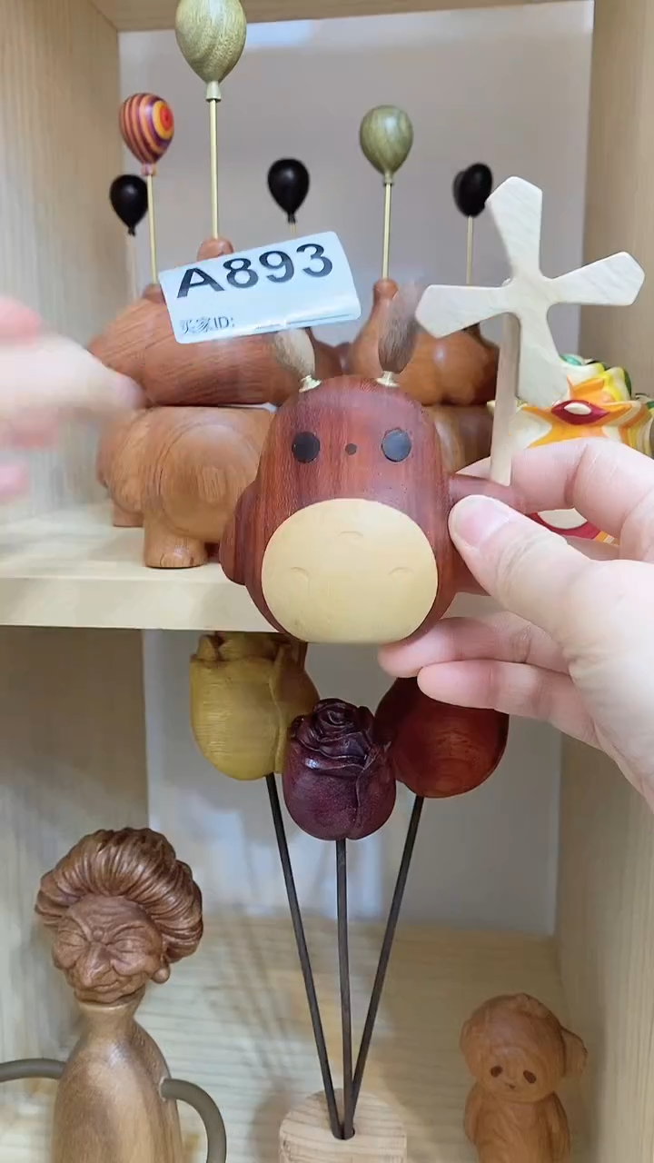 【闪购商品】木木雕摆件可爱卡通