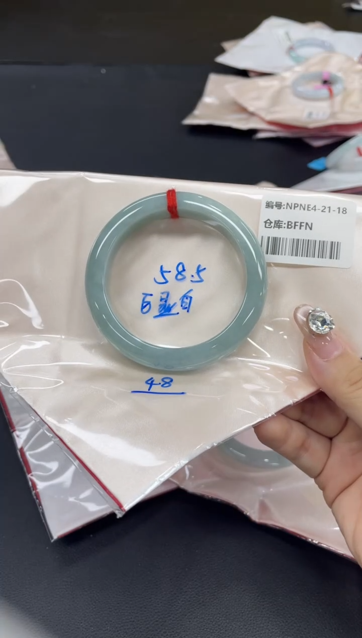 未镶嵌手镯翡翠翡翠手镯