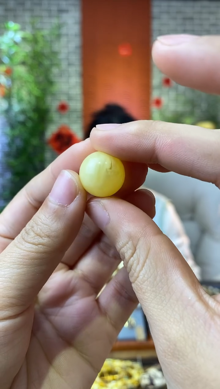 【闪购商品】蜜蜡裸石未镶嵌15mm氧化荧光带拉丝溶洞单珠