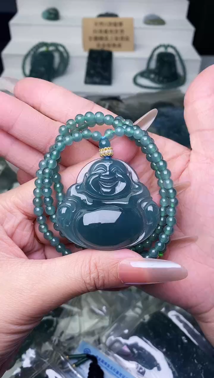 颈饰未镶嵌翡翠 