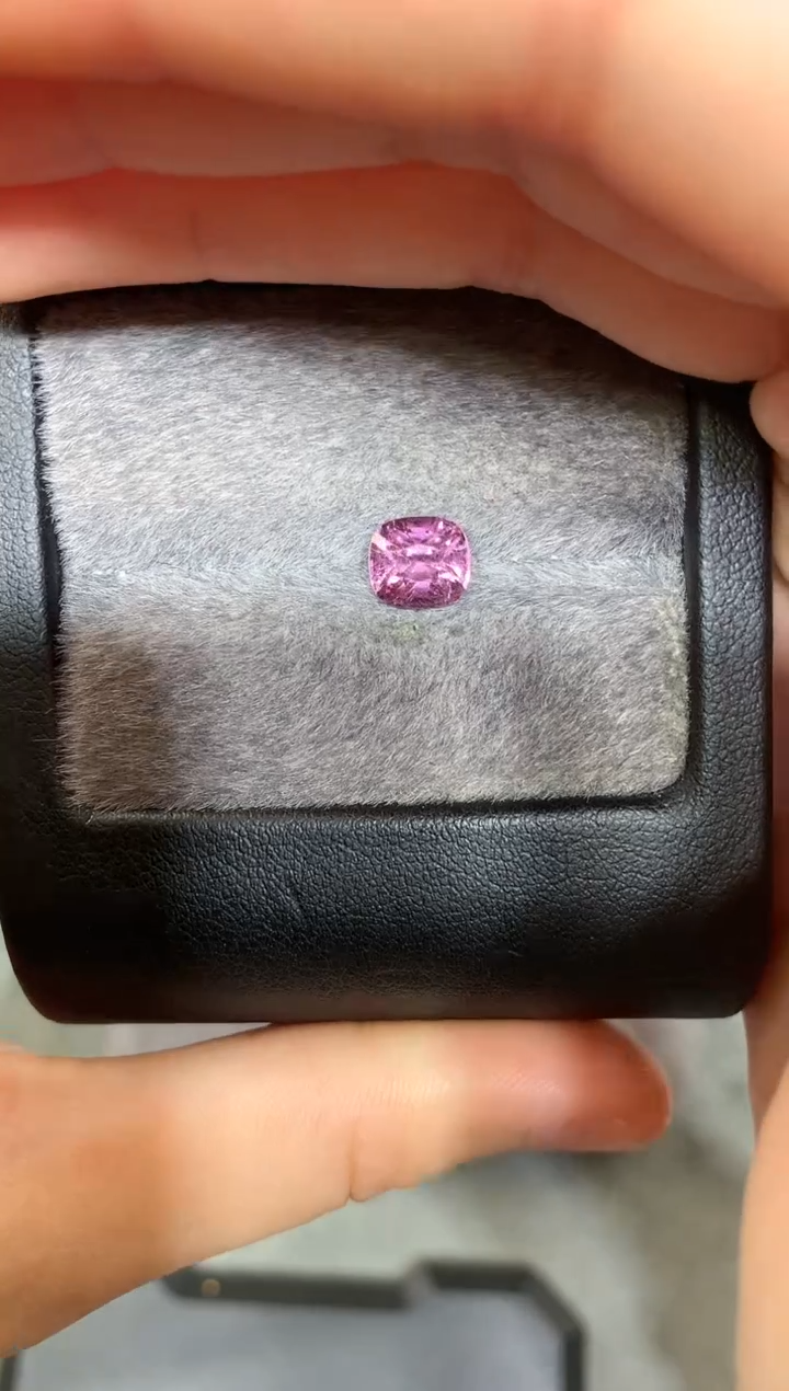 【闪购商品】定制尖晶石裸石未镶嵌枕型 紫丁香色调 1.76ct