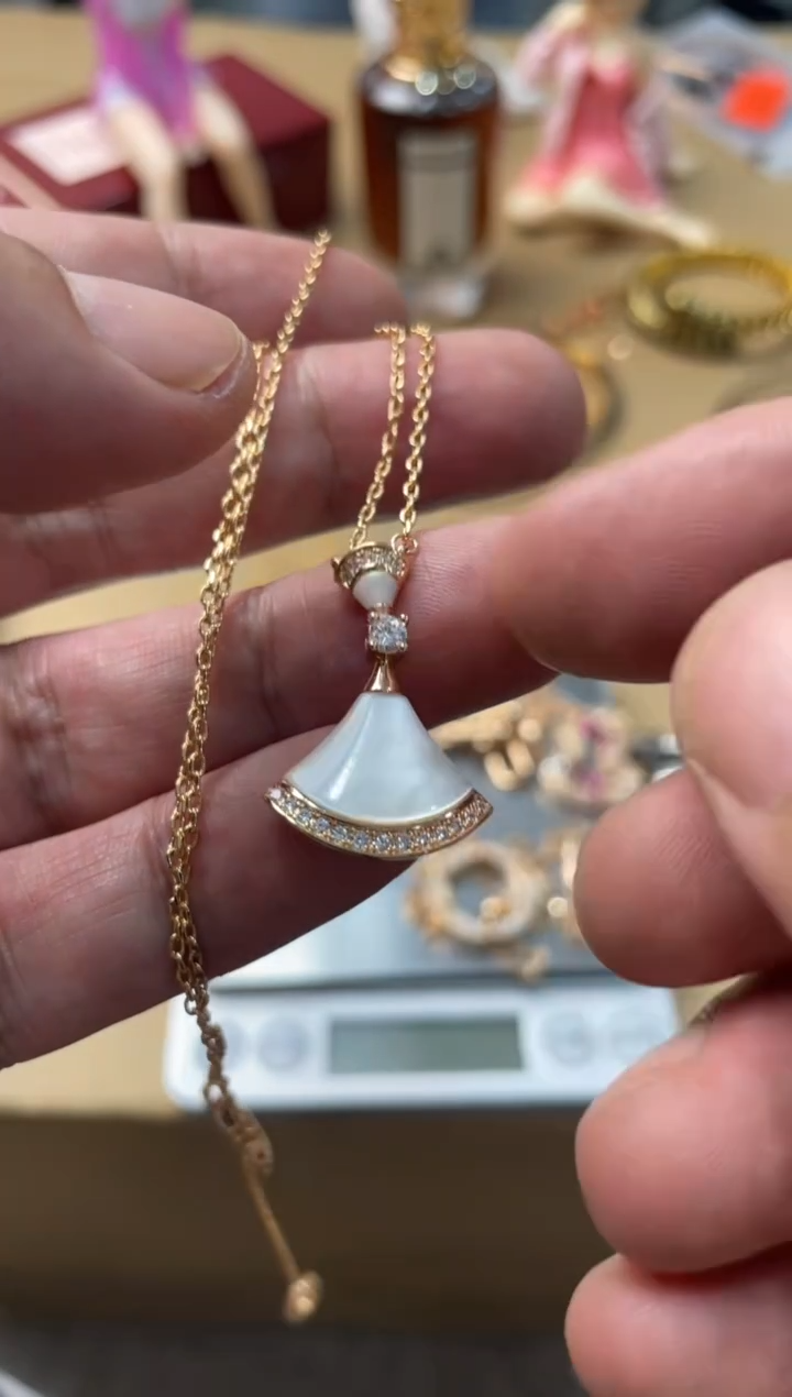 瓷片嘉荣当康大姐fu的总铺