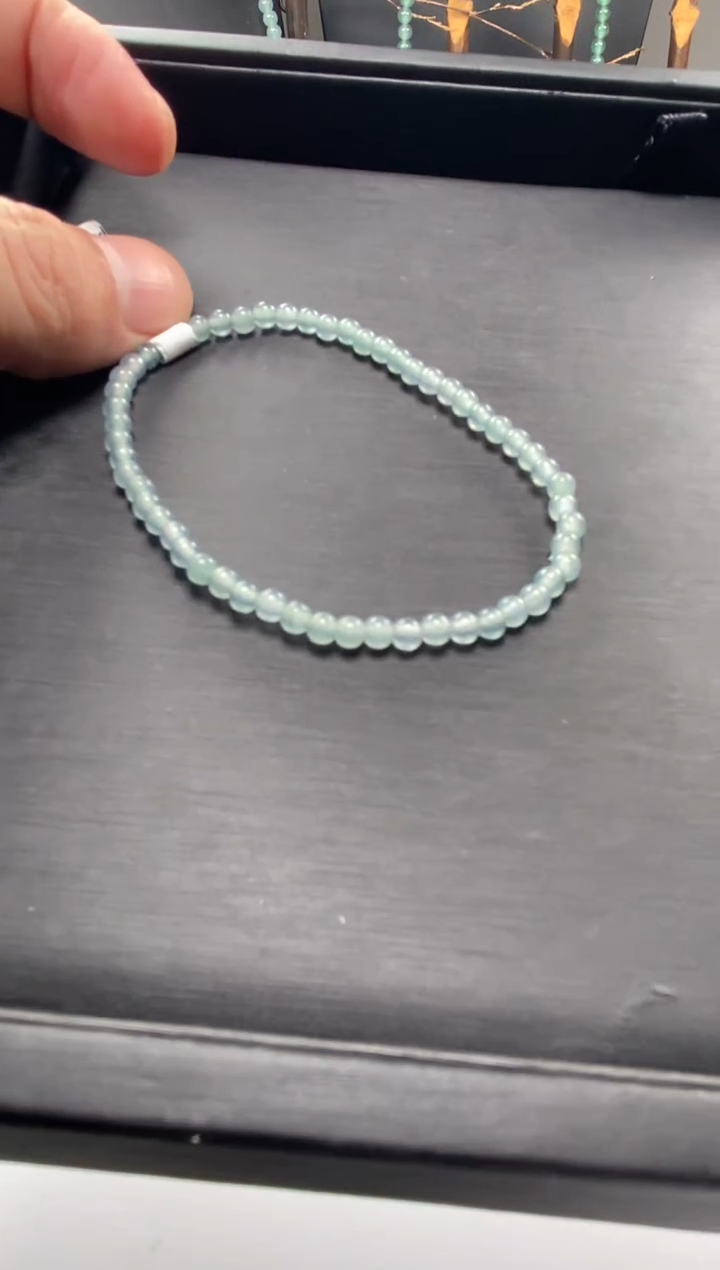 【闪购商品】翡翠手链未镶嵌多样性发货56颗卡3