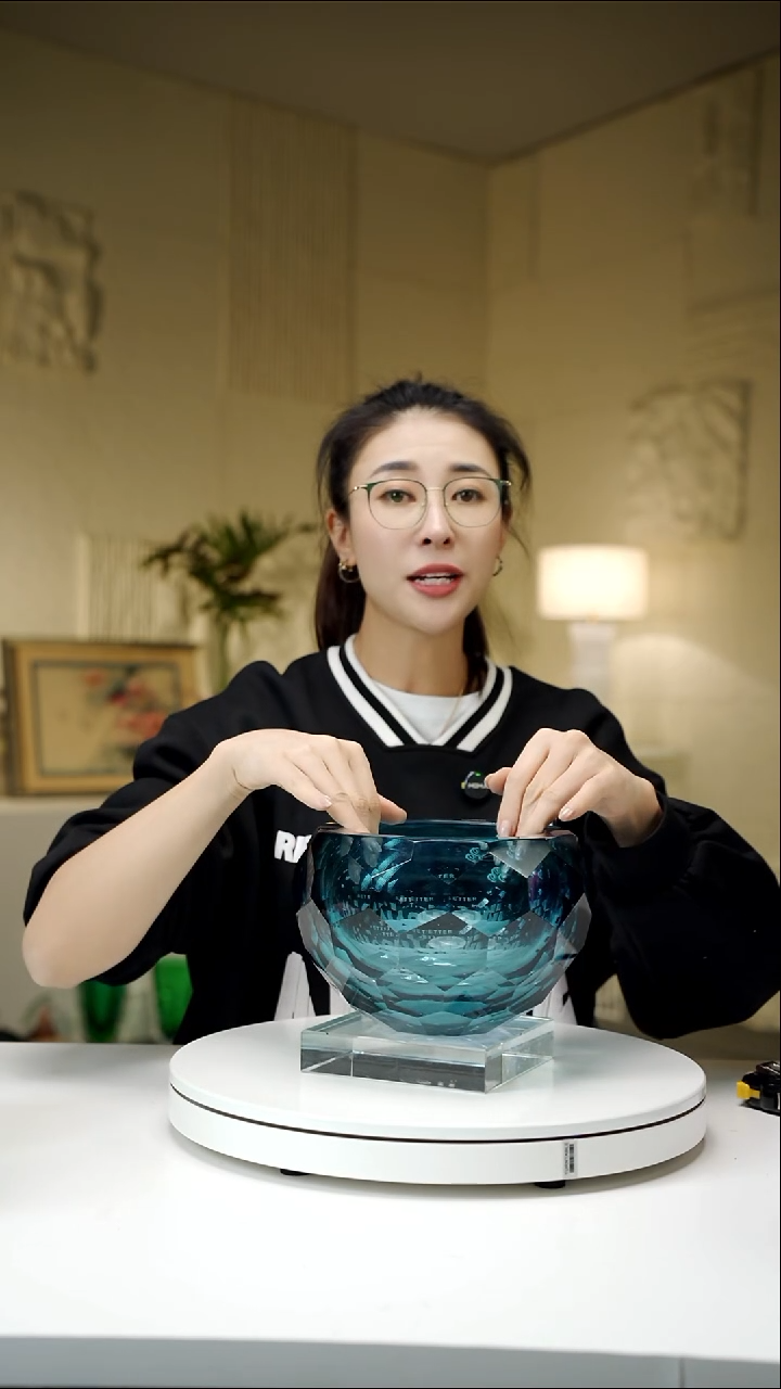 手工艺品琉璃海蓝色切面聚宝盆