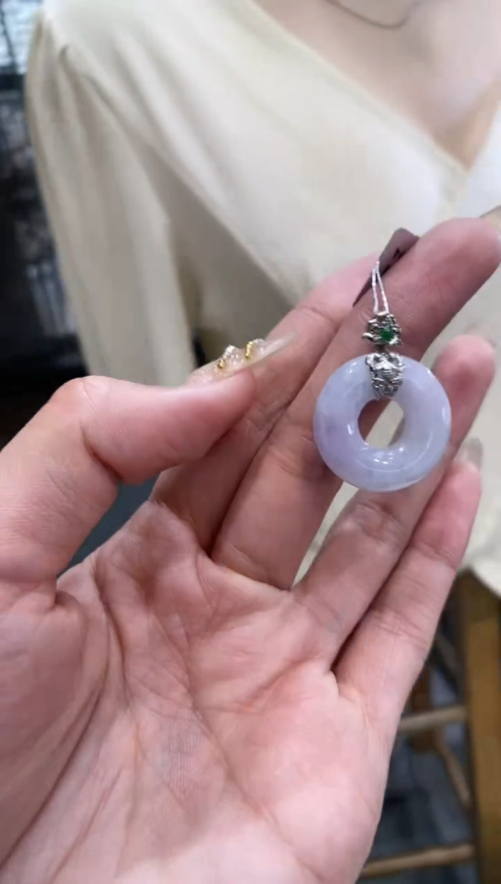【闪购商品】翡翠吊坠(不含链)18K金镶嵌甜甜圈