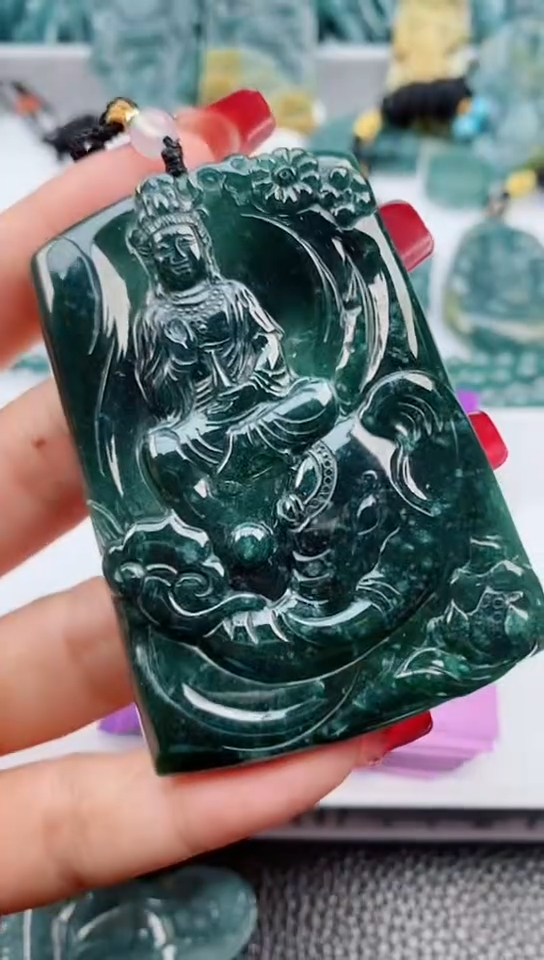 【闪购商品】翡翠颈饰未镶嵌                  