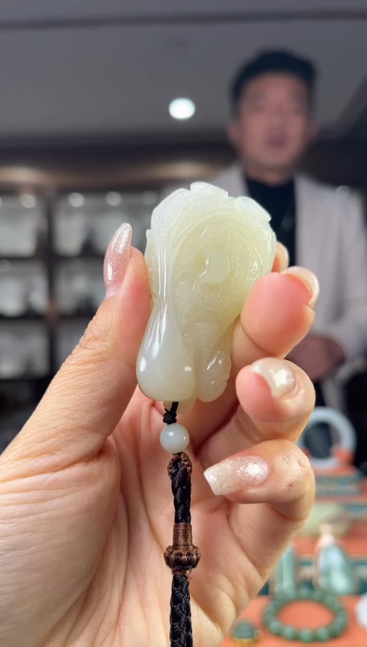 颈饰未镶嵌和田玉佩佩