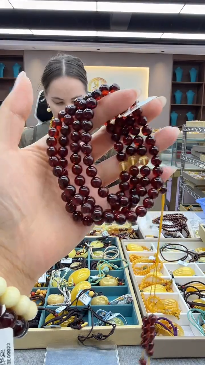 琥珀颈饰未镶嵌147秒拍号 假一罚三 