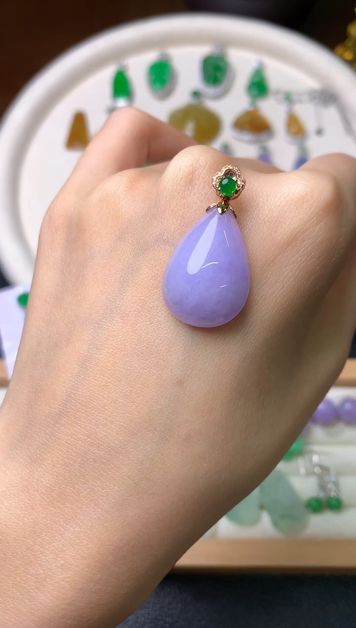 【闪购商品】翡翠吊坠(赠链)18K金镶嵌吊坠