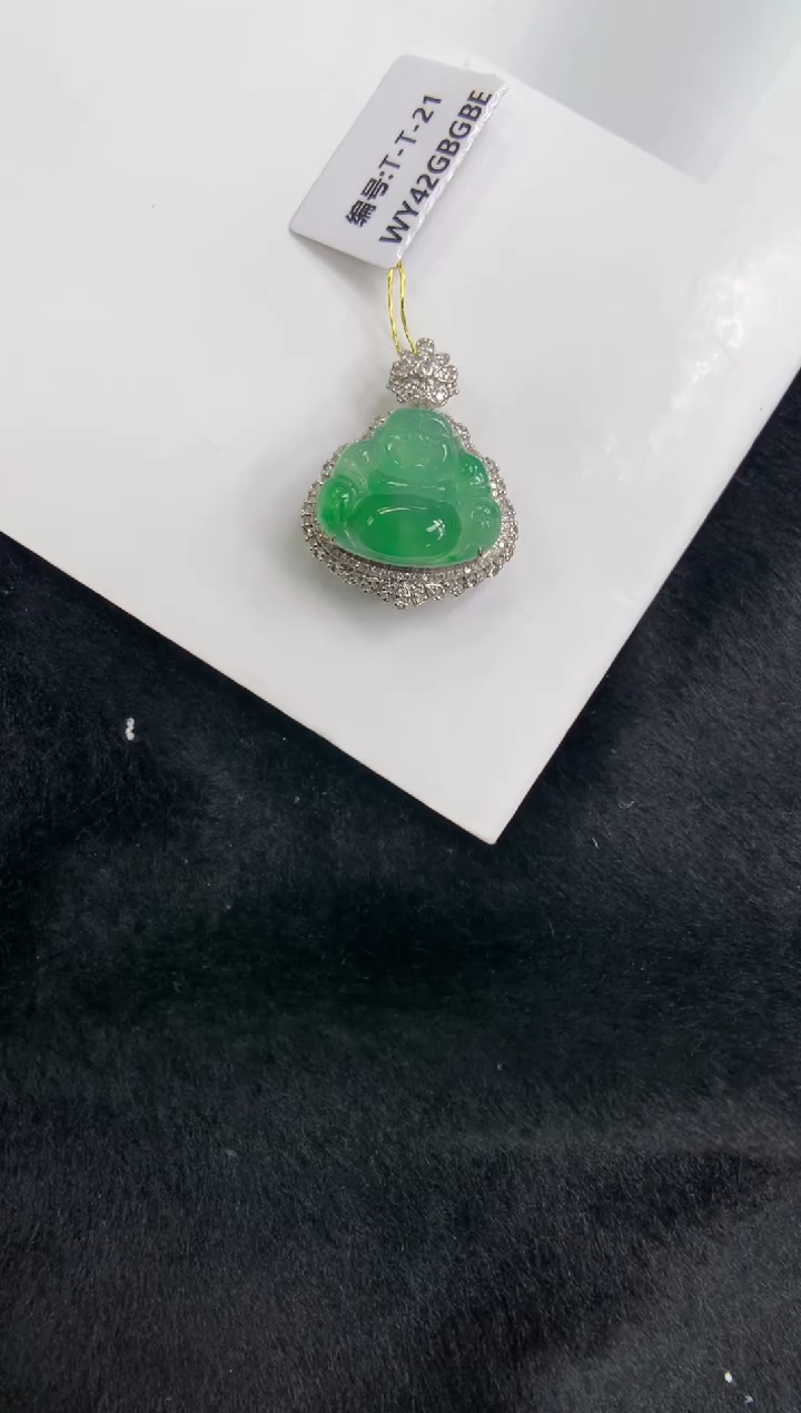 颈饰18K金镶嵌翡翠佛公