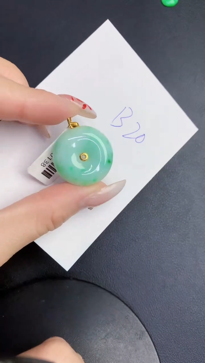 【闪购商品】翡翠颈饰18K金镶嵌0000000000