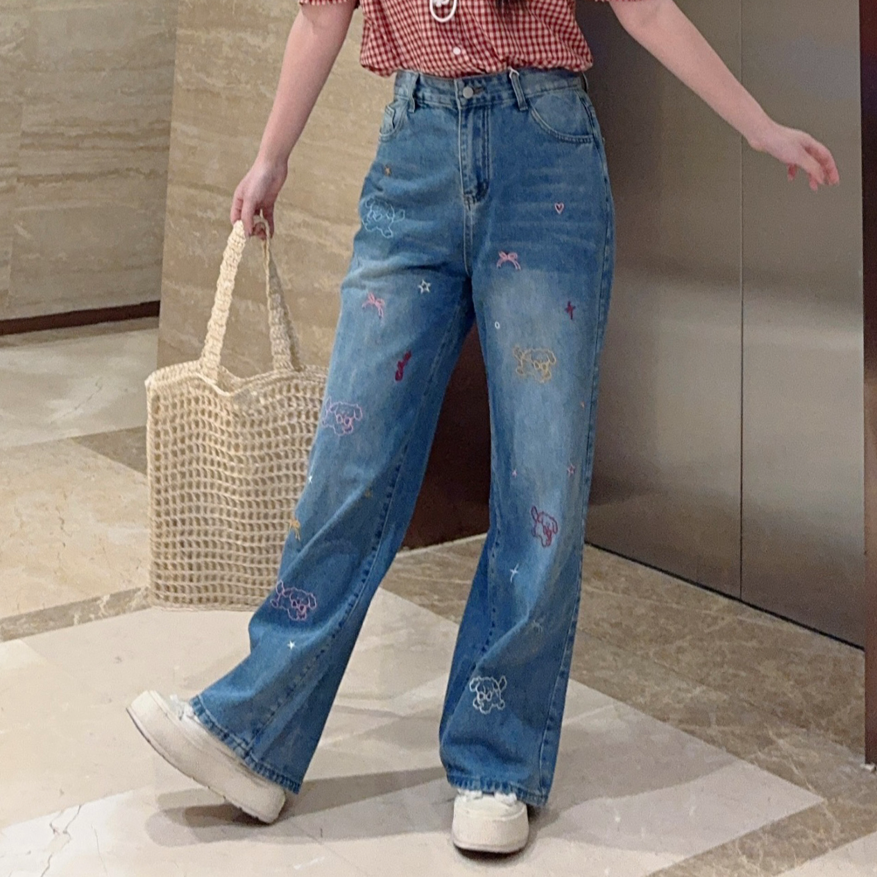 大萌萌 设计感刺绣高腰直筒牛仔裤春季微胖显瘦百搭P225X01261