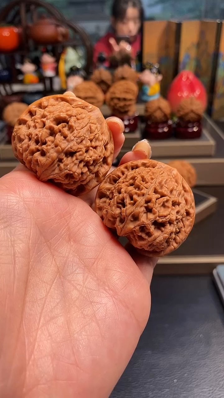 【闪购商品】文玩核桃把件K9水龙纹43