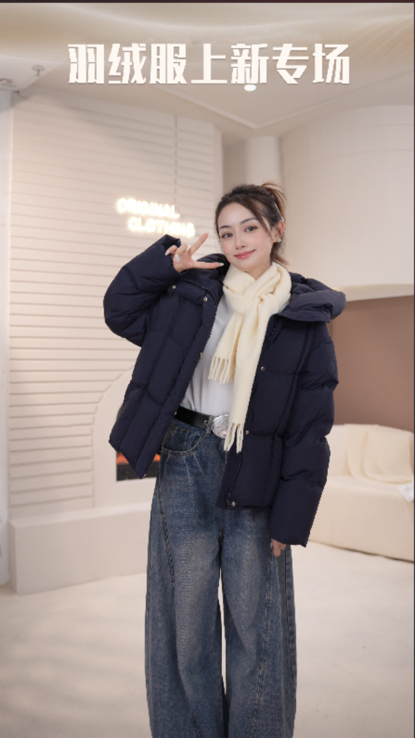 新款羽绒服龟背感连帽短款零压感泡芙白鸭绒时尚百搭加厚羽绒服