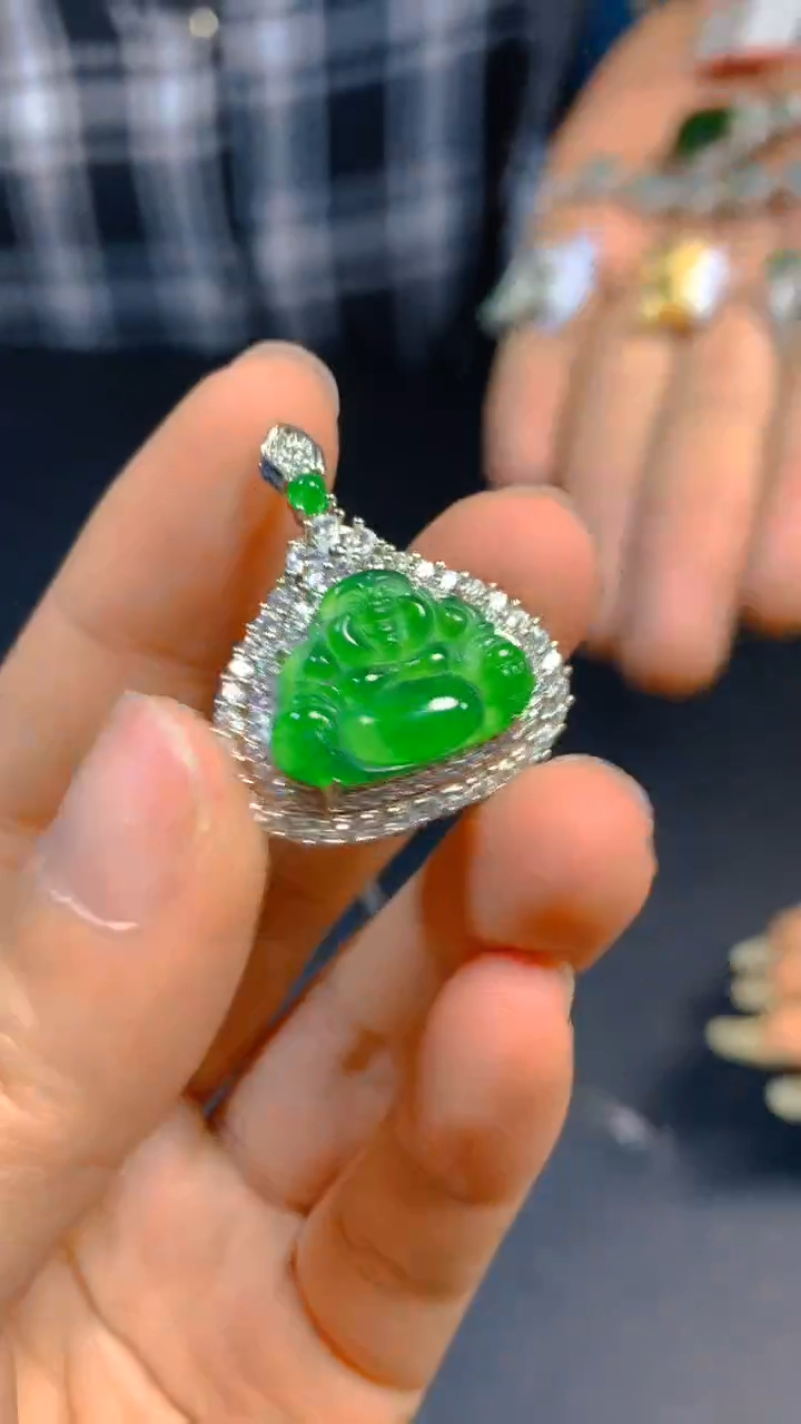 【闪购商品】翡翠吊坠(赠链)未镶嵌0833628376/多样性发一