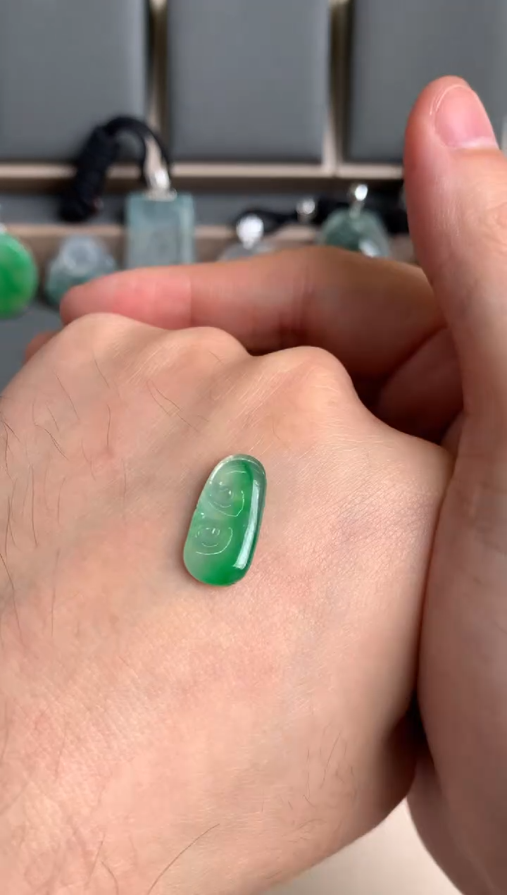 未镶嵌定制翡翠裸玉