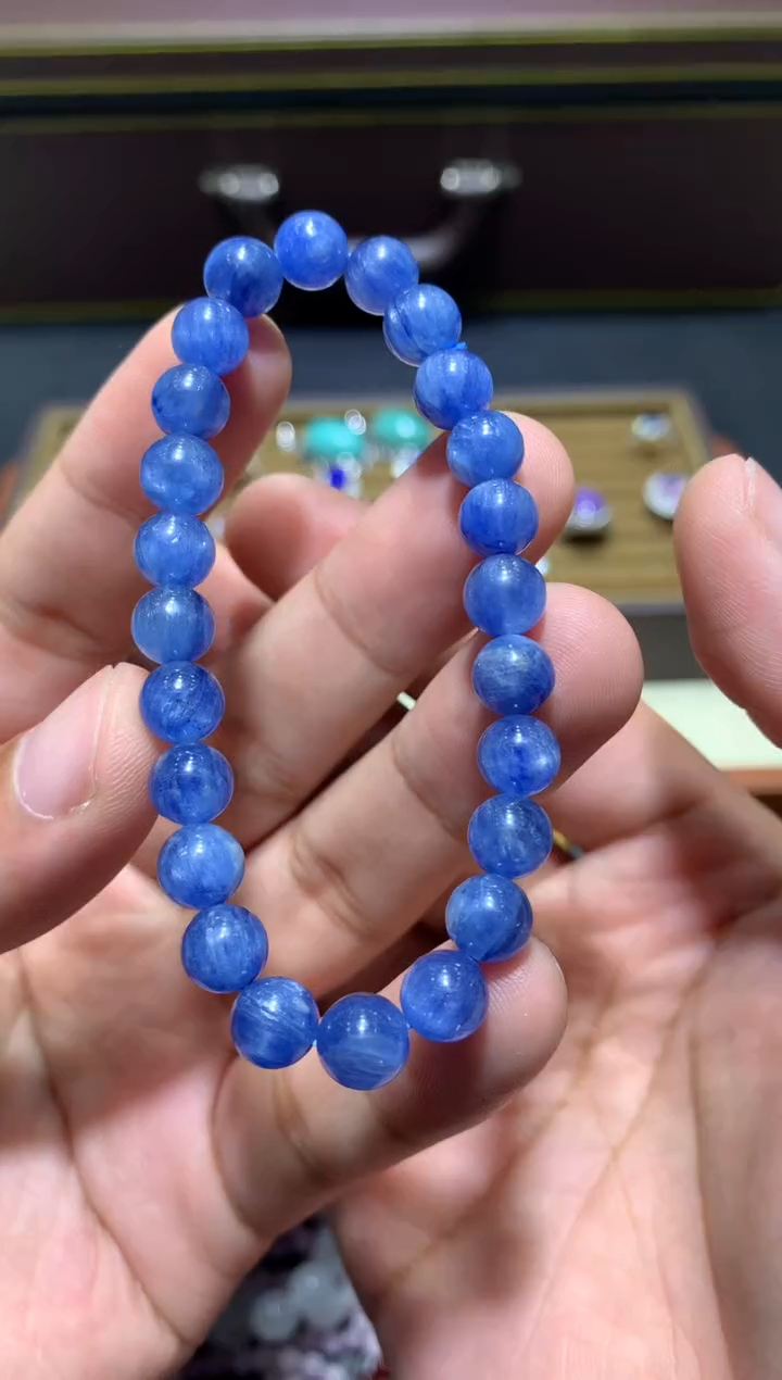 未镶嵌蓝晶石手串F119