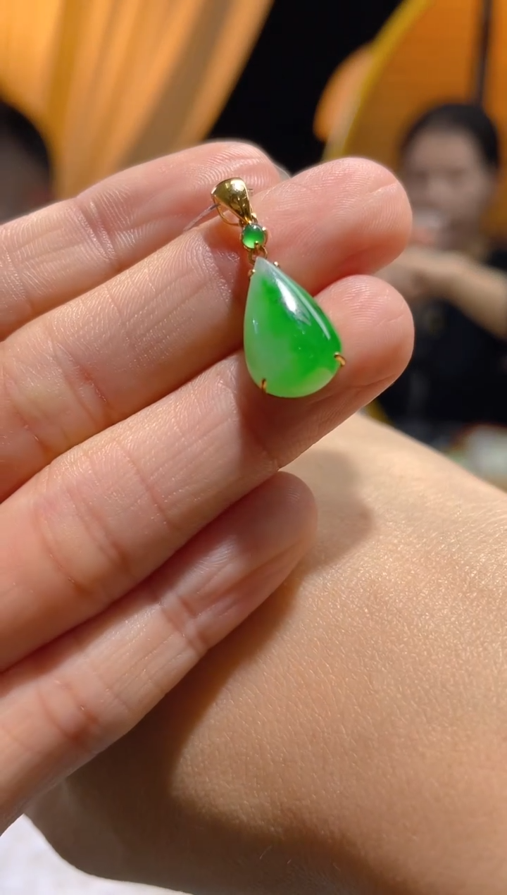 【闪购商品】翡翠颈饰18K金镶嵌假一赔三