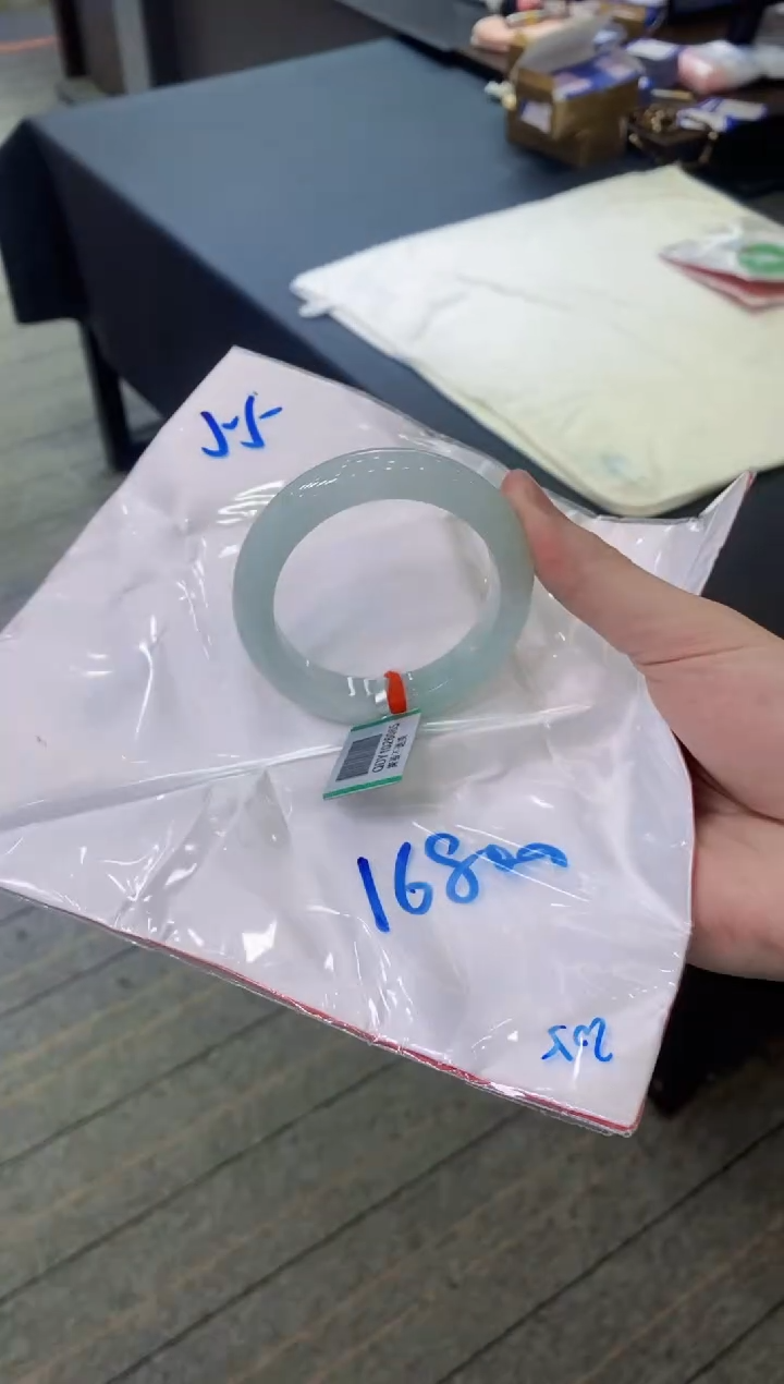 【闪购商品】翡翠手镯未镶嵌           