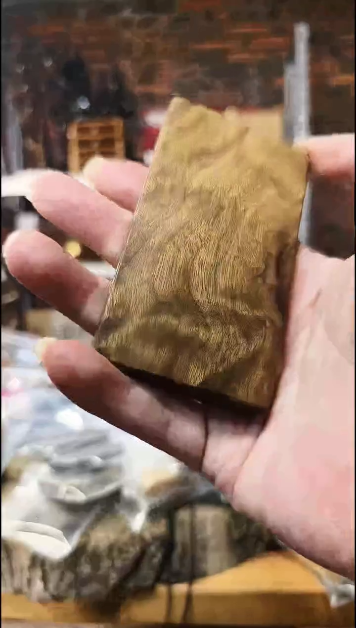 金丝楠无事牌手把件