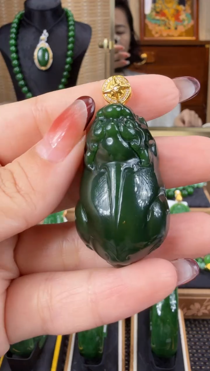 【闪购商品】和田玉（碧玉）吊坠(不含链)18K金镶嵌 