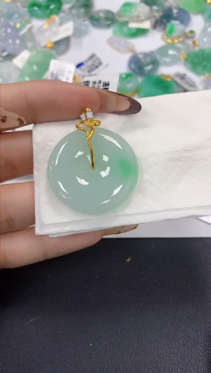 颈饰18K金镶嵌翡翠a货假一赔三支持复检百元上9元证书费自理