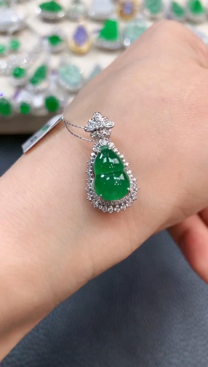 【闪购商品】翡翠吊坠(不含链)18K金镶嵌n30     