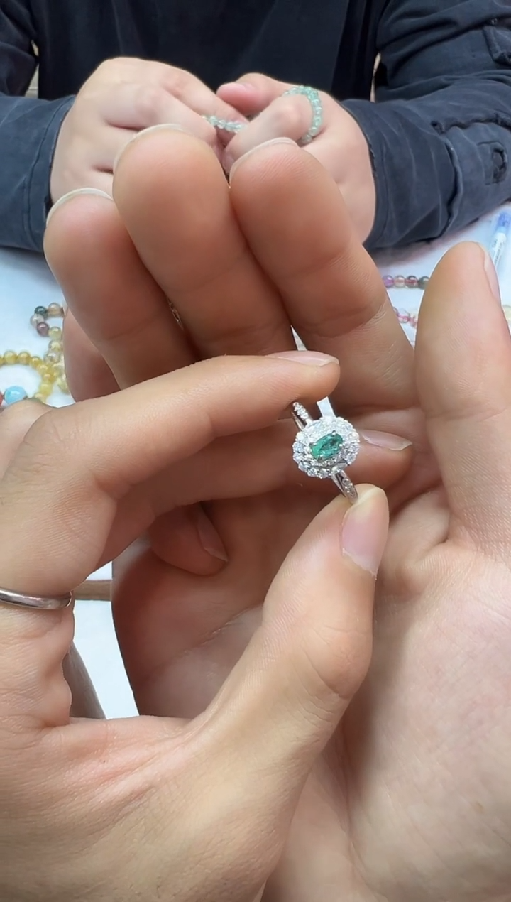 银S925镶嵌戒指祖母绿1228m019多样性发其一