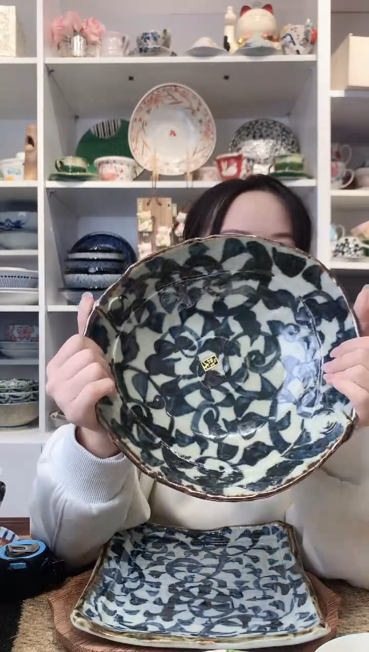 陶瓷章鱼唐草三足大钵26cm