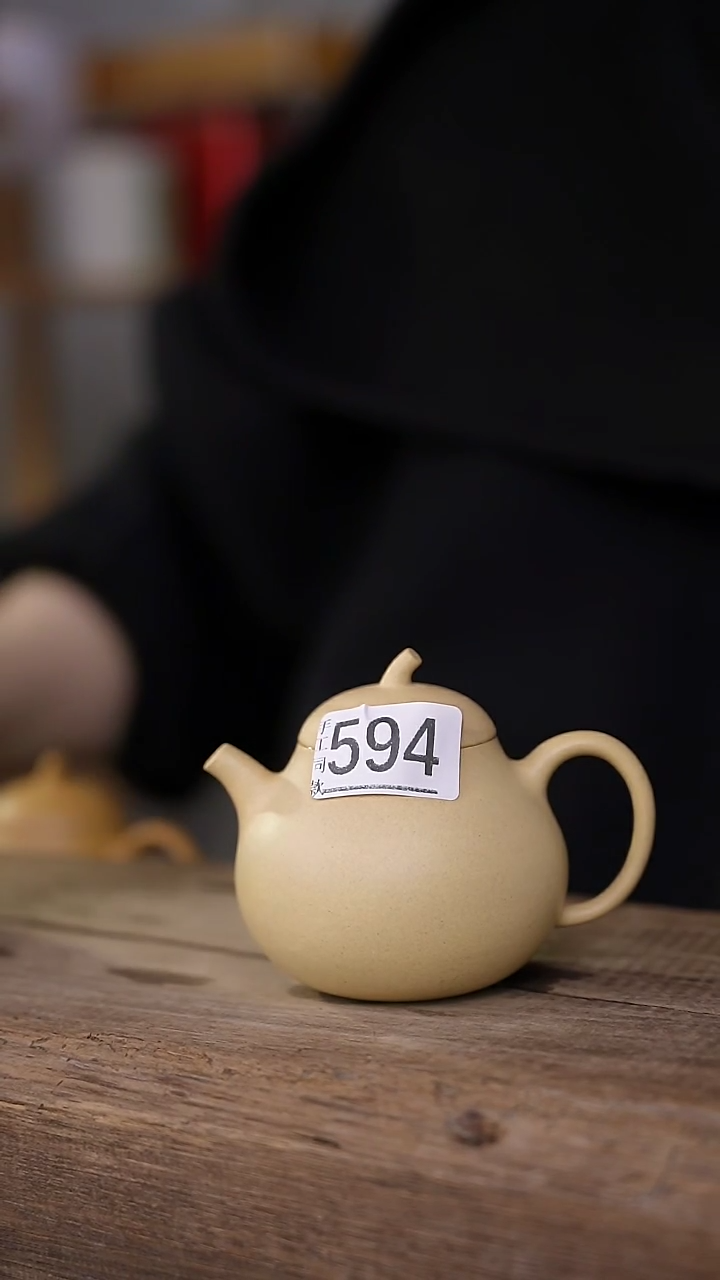 【闪购商品】瓷片福利！本山绿设计师款小茶壶