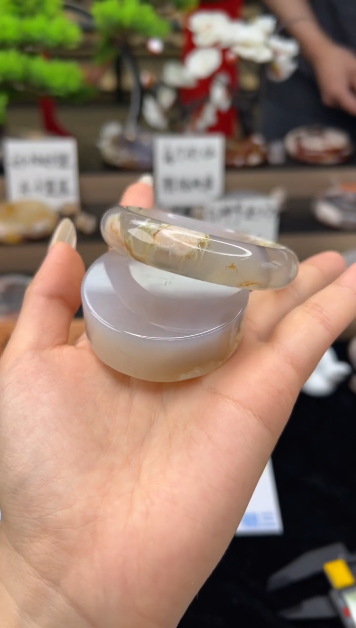 【闪购商品】石英质玉手镯未镶嵌55圈口（赠送镯心)21710