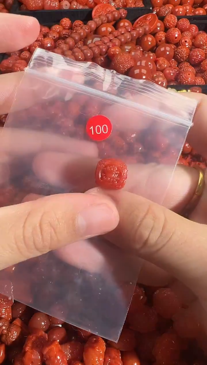 颈饰未镶嵌南红玛瑙1