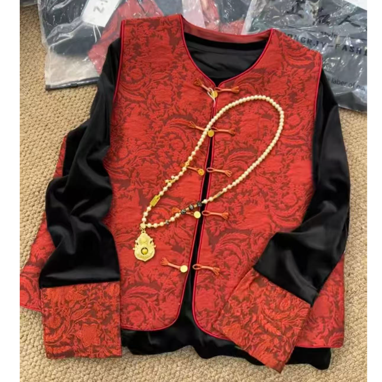 3757（丹姐家）新中式国风新年复古盘扣马夹丝绒打底衫两件套套装