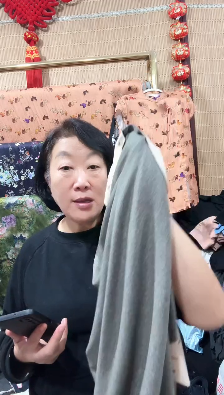 16车  石墨烯绿驼色2米布料